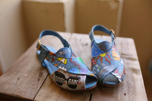TRAVEL SANDALS